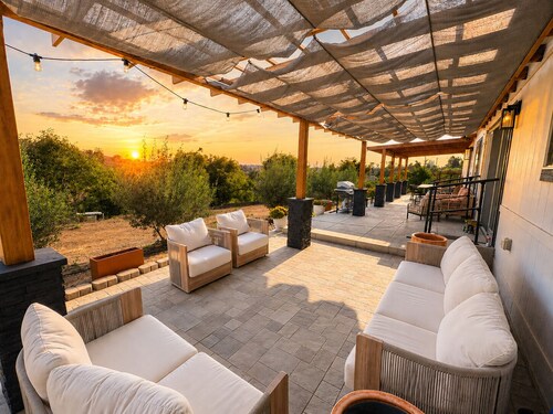Avocado Akres Awaits – Wedding Escape Near Monserate Winery