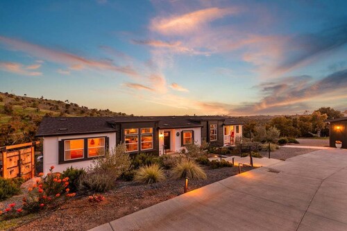 Avocado Akres Awaits – Wedding Escape Near Monserate Winery