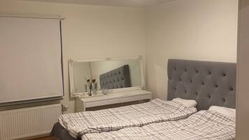 2 sovrum, skrivbord, gratis wi-fi och sÀngklÀder