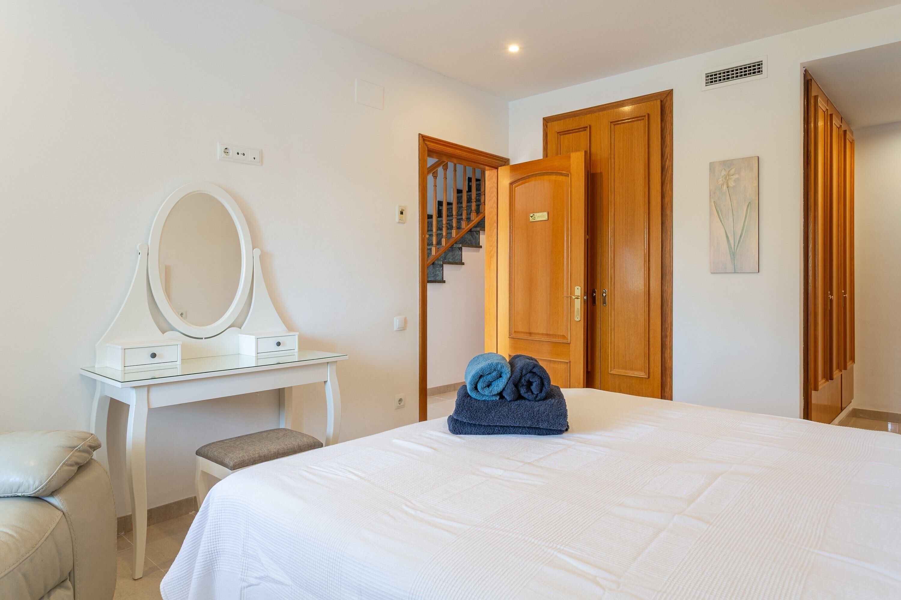 4 slaapkamers, een strijkplank/strijkijzer, wifi, beddengoed