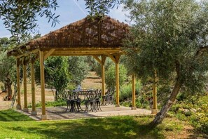Outdoor dining - Casa Rural Finca Las Picazas (Peñarroya-Pueblonuevo)