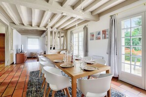 Dining - Charming 5-bedroom countryside home near Rouen with pool (Le Thuit de l'Oison)