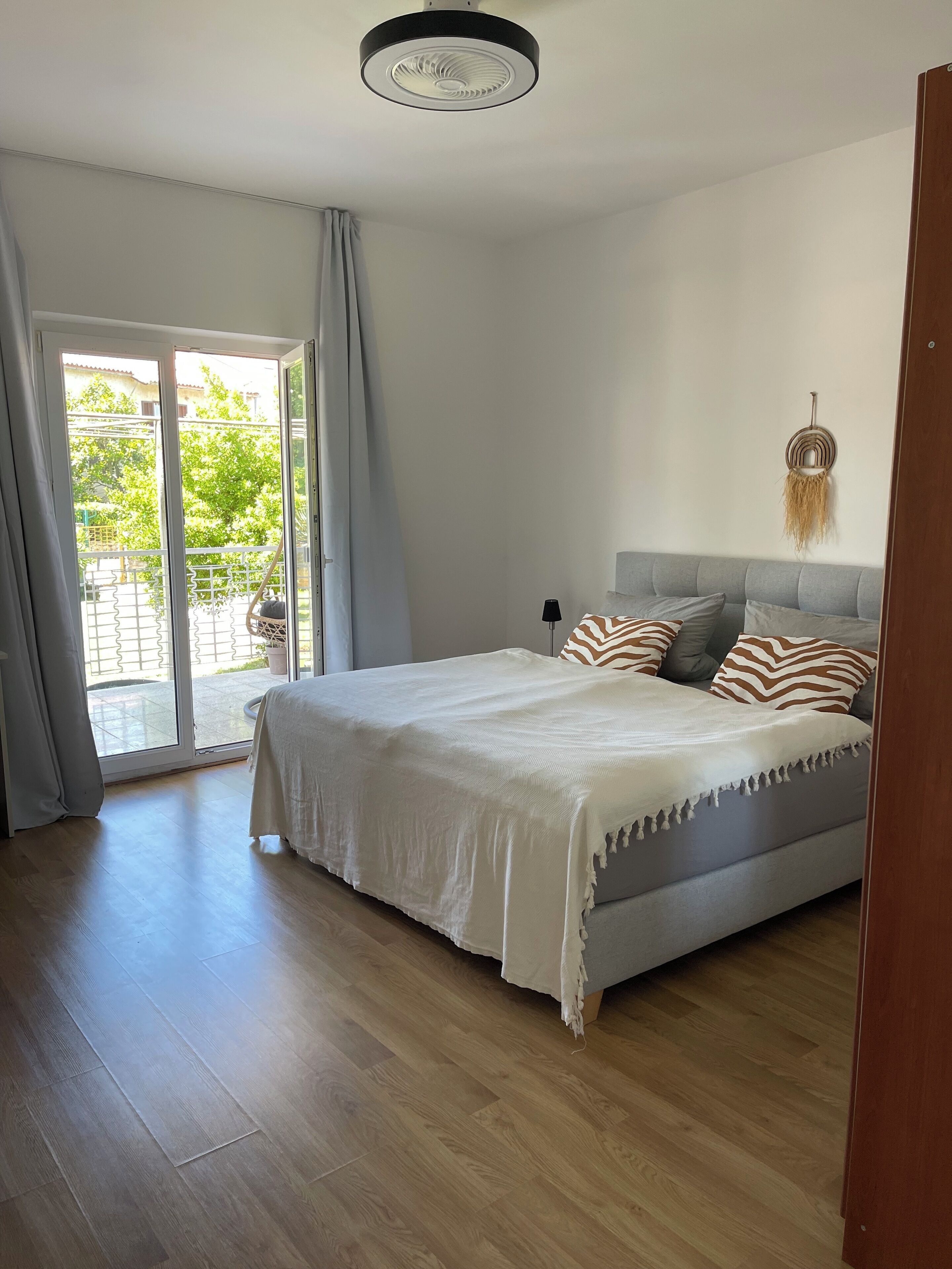 1 bedroom, desk, free WiFi, bed sheets