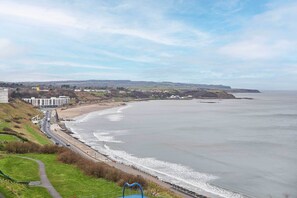 House - Host and Stay The Seaview Lookout (Scarborough)
