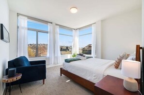 3 bedrooms, desk, iron/ironing board, free WiFi - Perch - Modern Seattle View Home w/ Rooftop Deck & Parking (Seattle)
