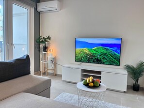 Smart TV - Monte Napa Moments (Ayia Napa)