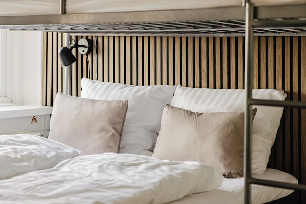 Free WiFi, bed sheets