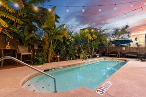 Apartment - Modern Beachside Condo w Pool - South Padre Island (South Padre Island)