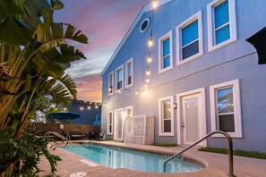 Apartment - Modern Beachside Condo w Pool - South Padre Island (South Padre Island)