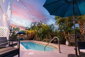 House | 2 bedrooms, Internet - Modern Beachside Condo w Pool - South Padre Island (South Padre Island)