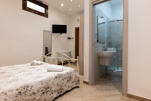 1 bedroom, iron/ironing board, WiFi, bed sheets - Room 'Il Fenicottero - La Salina' with Wi-Fi and Air Conditioning (Avetrana)