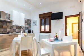 Dining - Room 'Il Fenicottero - La Salina' with Wi-Fi and Air Conditioning (Avetrana)