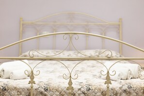 1 bedroom, iron/ironing board, WiFi, bed sheets - Room 'Il Fenicottero - La Salina' with Wi-Fi and Air Conditioning (Avetrana)