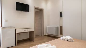 1 chambre, fer et planche Ă repasser, Wi-Fi, draps fournis