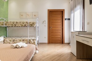 1 quarto, ferros/tábuas de passar roupa, Wi-Fi, roupa de cama