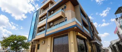 Fachada de la propiedad