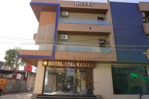 Exterior detail - Hotel Neel Kamal (Khatoo)