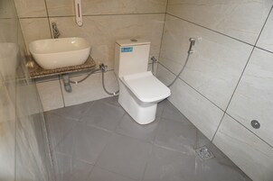 Free toiletries, towels, soap, shampoo