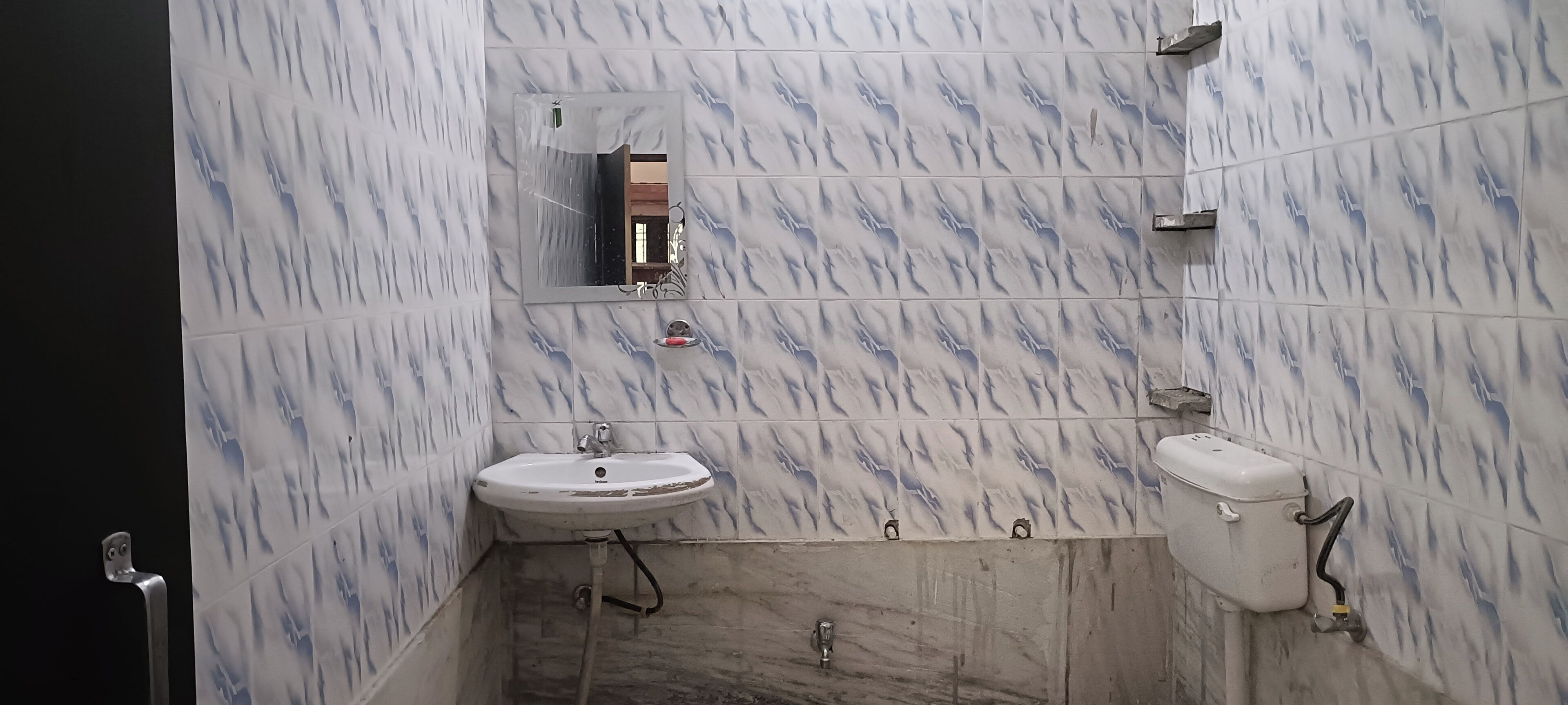 Dusch, hårtork, bidé och handdukar