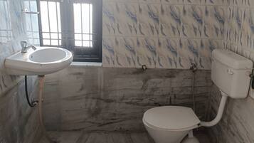 Dusch, hÄrtork, bidé och handdukar