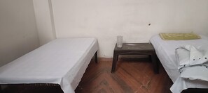 Strykjärn/strykbräda, wi-fi och sängkläder