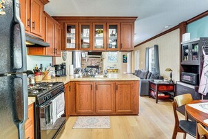 House (2 Bedrooms) | Interior