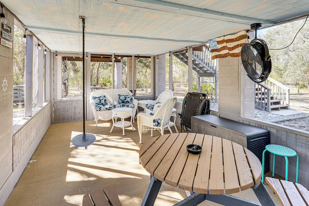 < 1 Mi From Suwannee River, Hideaway w/ Lanai - Gilchrist County, FL