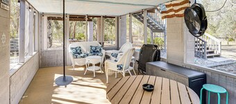 < 1 Mi From Suwannee River, Hideaway w/ Lanai