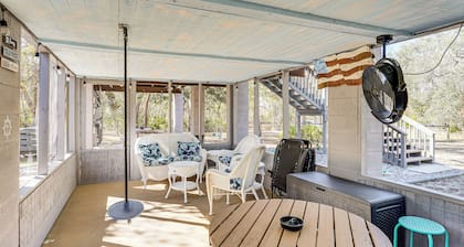 < 1 Mi From Suwannee River, Hideaway w/ Lanai