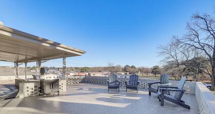 Walk to Town: Historic Quitman Gem w/ Private Yard