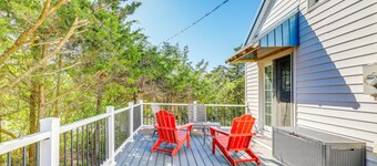 Walk to Broadkill Beach: Sleek Family Home w/ Deck