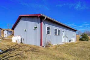 House (2 Bedrooms) | Interior - 8 Mi to Appalachian Trail! Home w/ Fire Pit (Ceres)