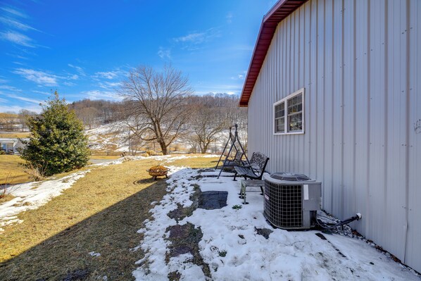 House (2 Bedrooms) | Interior - 8 Mi to Appalachian Trail! Home w/ Fire Pit (Ceres)