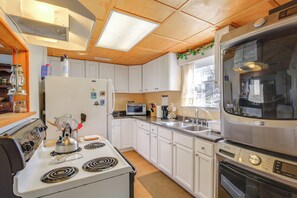 House (2 Bedrooms) | Interior - 8 Mi to Appalachian Trail! Home w/ Fire Pit (Ceres)