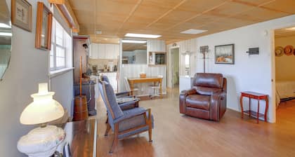 8 Mi to Appalachian Trail! Home w/ Fire Pit