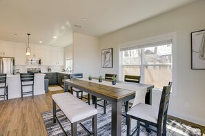 Interior - Walk to Restaurants: Modern Escape Near Kyle Field (College Station)