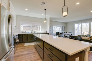 Interior - Walk to Restaurants: Modern Escape Near Kyle Field (College Station)