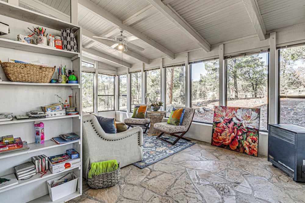 'the Restful Retreat' Mtn-view Alto Group Getaway - White Oaks, NM