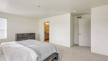 Rumah (4 Bedrooms) | Interior