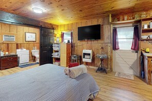 House (1 Bedroom) | Interior