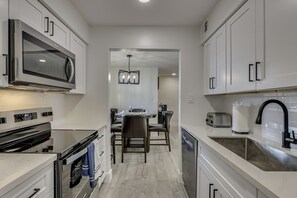 Apartment (1 Bedroom) | Interior - Renovated, Walkable! Old Town Condo w/ Pool Access (Scottsdale)