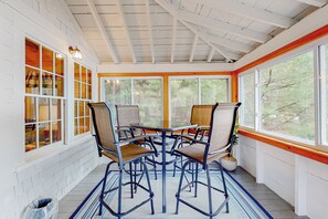 Interior - 3BR Lakefront Dog-friendly w/ Floating Dock (Dexter)