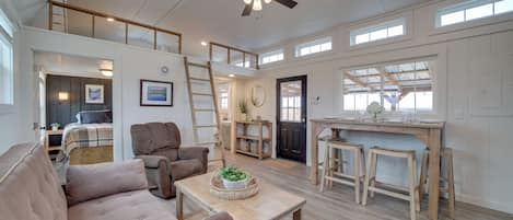 House (1 Bedroom) | Interior