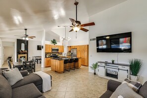 House (3 Bedrooms) | Interior - Glendale Entertainment Hub! Family Home w/ Pool (Glendale)