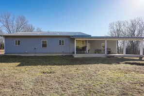 House (3 Bedrooms) | Interior - 3 Mi to Bull Shoals Lake: Peaceful Escape w/ Patio (Isabella)