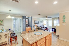 Interior - Beach Boardwalk On-site! Mustang Island Condo (Port Aransas)