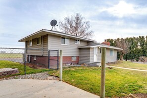 House (5 Bedrooms) | Interior