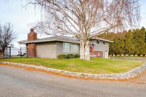 House (5 Bedrooms) | Interior - Sip, Fish, Golf & Hike: Group-friendly Quincy Home (Quincy)