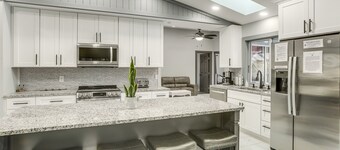 Poolside Bliss! Port Charlotte Haven 4 Mi to Beach