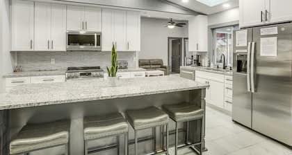 Poolside Bliss! Port Charlotte Haven 4 Mi to Beach